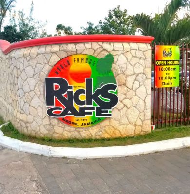 Airport-Transfers-MoBay-Negril-629f995277420a