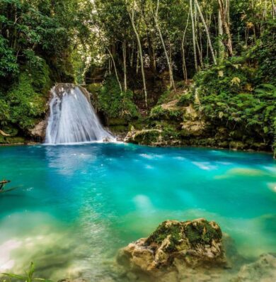 Blog-Blue-Hole-Ocho-Rios-CAORBHDRFRH-2a