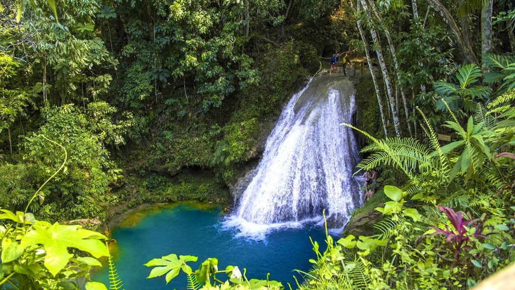 Tours-Blue-Hole-Lagoon-1a